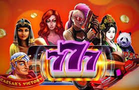 Studio live Super Sic Bo di sultan 138 dengan tiga dadu dalam cangkir transparan dan dealer profesional